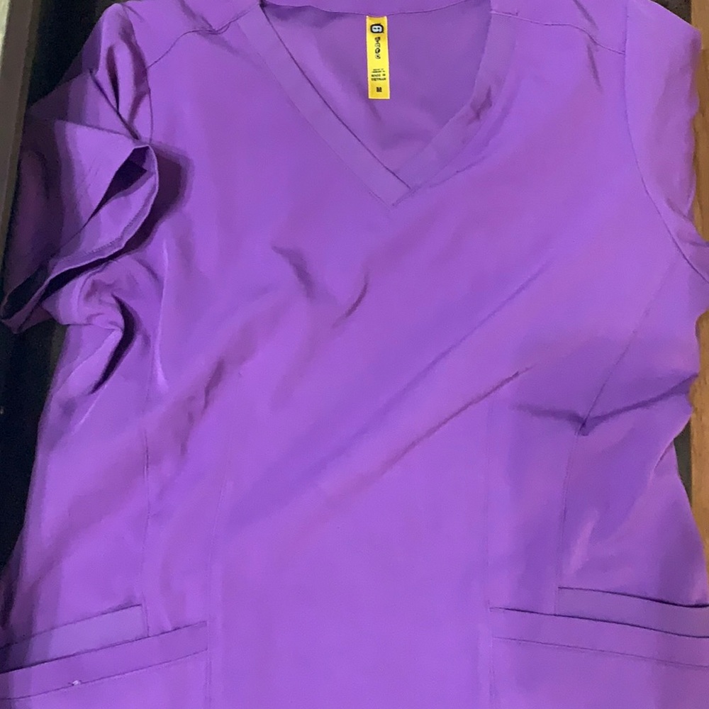 Wonderwink scrub top